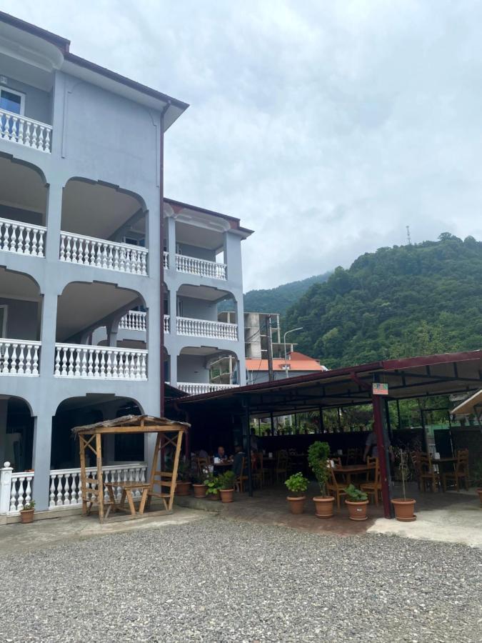 Beliy Dom Hotel Kvariati Exterior photo