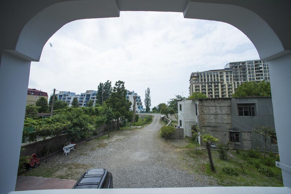 Beliy Dom Hotel Kvariati Exterior photo
